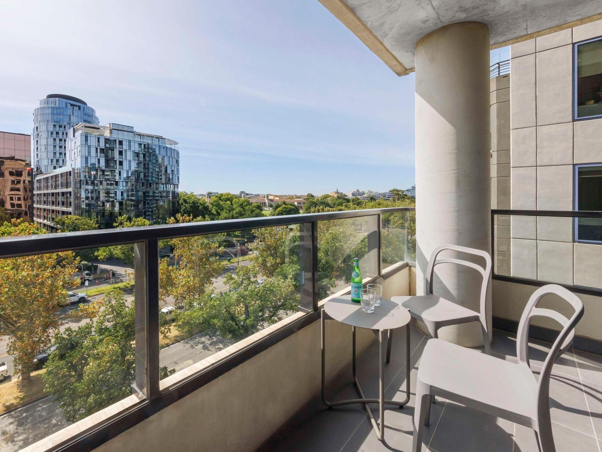 Mercure Melbourne St Kilda Road Экстерьер фото